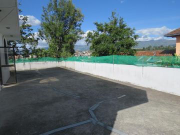 CASA QUINTA INDEPENDIENTE EN EL VALLE DE LOS CHILLOS ZONA SEGURA
