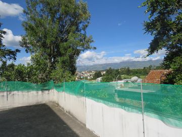 CASA QUINTA INDEPENDIENTE EN EL VALLE DE LOS CHILLOS ZONA SEGURA