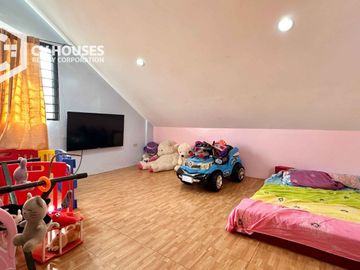 Pre-Owned: 4 Bedrooms House & Lot for Sale