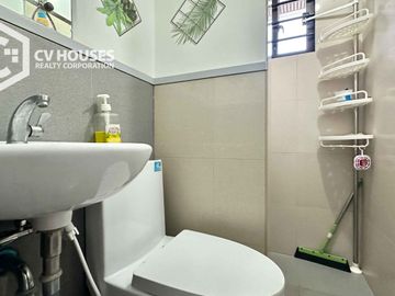 Pre-Owned: 4 Bedrooms House & Lot for Sale