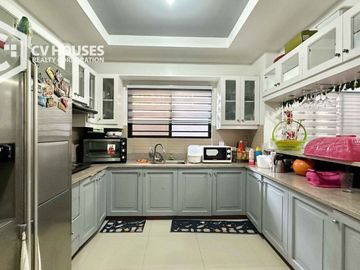 Pre-Owned: 4 Bedrooms House & Lot for Sale