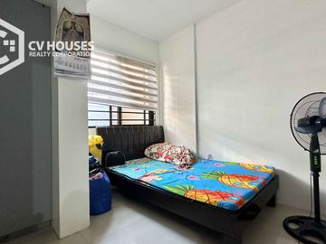 Pre-Owned: 4 Bedrooms House & Lot for Sale