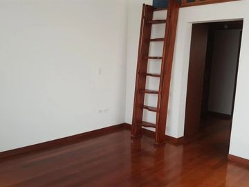 EN VENTA HERMOSA CASA EN SANTA INES CUMBAYA