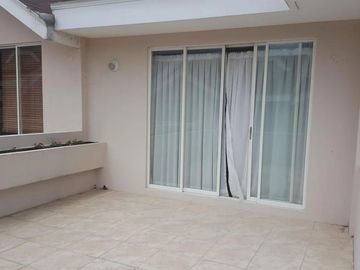 EN VENTA HERMOSA CASA EN SANTA INES CUMBAYA