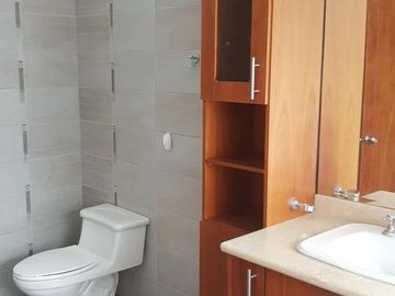 EN VENTA HERMOSA CASA EN SANTA INES CUMBAYA