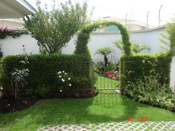 EN VENTA HERMOSA CASA EN SANTA INES CUMBAYA