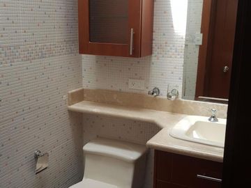EN VENTA HERMOSA CASA EN SANTA INES CUMBAYA