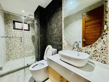 Luxurious 6 Bedroom 2 Storey House and Lot for Sale in Sucat Parañaque City