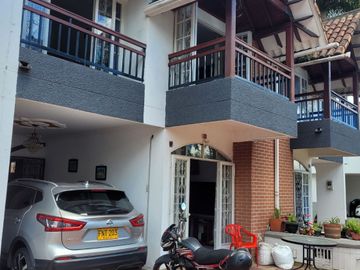 VENDO CASA EN VILLAVICENCIO CONJUNTO QUINTAS DE MORELIA 2 FRENTE AL TERMINAL DE TRANSPORTE