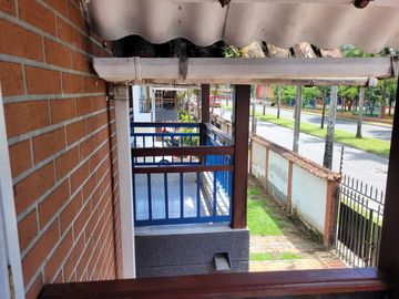 VENDO CASA EN VILLAVICENCIO CONJUNTO QUINTAS DE MORELIA 2 FRENTE AL TERMINAL DE TRANSPORTE
