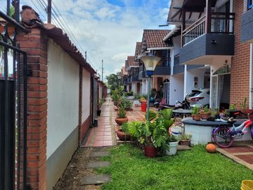 VENDO CASA EN VILLAVICENCIO CONJUNTO QUINTAS DE MORELIA 2 FRENTE AL TERMINAL DE TRANSPORTE