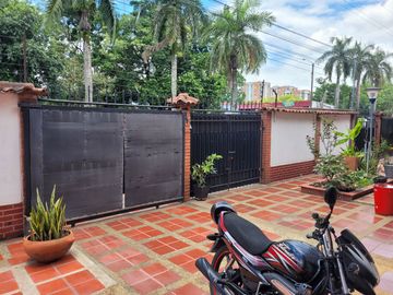 VENDO CASA EN VILLAVICENCIO CONJUNTO QUINTAS DE MORELIA 2 FRENTE AL TERMINAL DE TRANSPORTE
