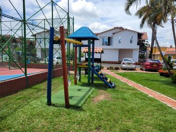 VENDO CASA EN VILLAVICENCIO CONJUNTO QUINTAS DE MORELIA 2 FRENTE AL TERMINAL DE TRANSPORTE