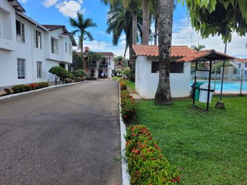 VENDO CASA EN VILLAVICENCIO CONJUNTO QUINTAS DE MORELIA 2 FRENTE AL TERMINAL DE TRANSPORTE