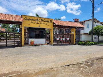 VENDO CASA EN VILLAVICENCIO CONJUNTO QUINTAS DE MORELIA 2 FRENTE AL TERMINAL DE TRANSPORTE