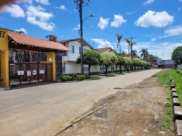VENDO CASA EN VILLAVICENCIO CONJUNTO QUINTAS DE MORELIA 2 FRENTE AL TERMINAL DE TRANSPORTE