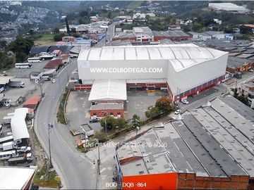 BODEGA EN DOSQUEBRADAS,Bodega con Plataforma de Cross Docking con 18 puertas para agilizar la cadena de suministro.