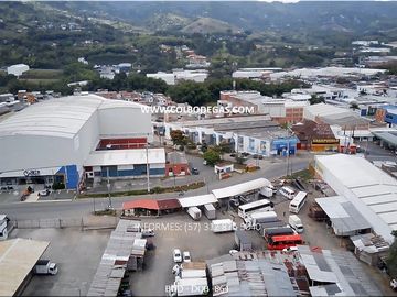 BODEGA EN DOSQUEBRADAS,Bodega con Plataforma de Cross Docking con 18 puertas para agilizar la cadena de suministro.