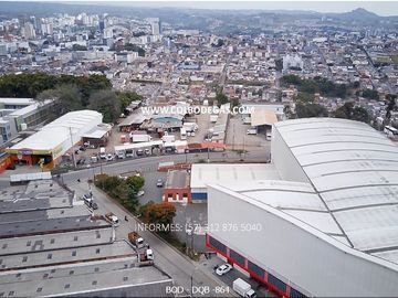 BODEGA EN DOSQUEBRADAS,Bodega con Plataforma de Cross Docking con 18 puertas para agilizar la cadena de suministro.