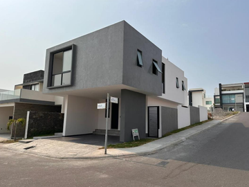 CASAS EN VENTA LOMAS DE LA RIOJA RIVIERA VERACRUZANA | ARLETTE FLORES