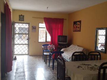 EXCELENTE OPORTUNIDAD DE INVERSION - VENTA CASA 2 PISOS INDEPENDIENTESTES BARRIO SAN LUIS