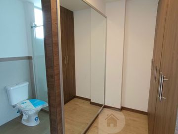 Conocoto 3 dormitorios 2 parqueaderos. Aplica Crédito VIP Casa por estrenar en venta. Valle de los Chillos.