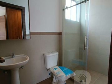 Conocoto 3 dormitorios 2 parqueaderos. Aplica Crédito VIP Casa por estrenar en venta. Valle de los Chillos.