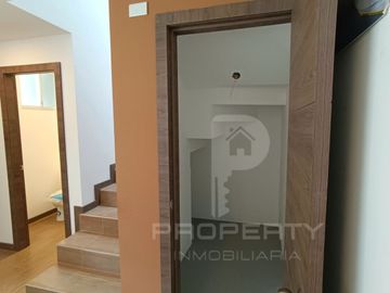 Conocoto 3 dormitorios 2 parqueaderos. Aplica Crédito VIP Casa por estrenar en venta. Valle de los Chillos.