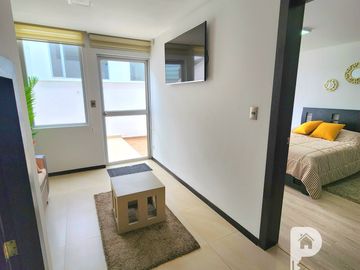 La Armenia. Casa en venta por estrenar 3 dormitorios. Con piscina. Frente al Parque Metropolitano. Valle de los Chillos 3 plantas.