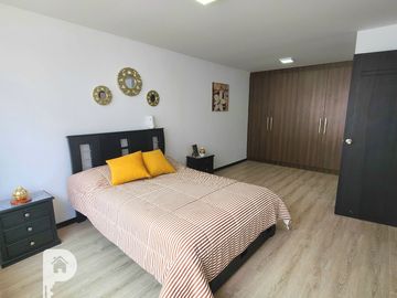 La Armenia. Casa en venta por estrenar 3 dormitorios. Con piscina. Frente al Parque Metropolitano. Valle de los Chillos 3 plantas.