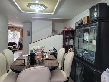 VENDO CASA DE 2 NIVELES EN VILLAVICENCIO EN CONJUNTO DE 8 CASAS BARRIO PANORAMA CERCA AL COMANDO DE POLICIA