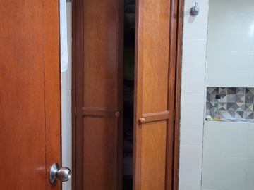VENDO CASA DE 2 NIVELES EN VILLAVICENCIO EN CONJUNTO DE 8 CASAS BARRIO PANORAMA CERCA AL COMANDO DE POLICIA