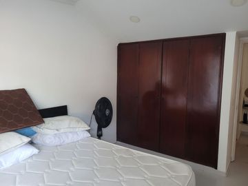 VENDO CASA DE 2 NIVELES EN VILLAVICENCIO EN CONJUNTO DE 8 CASAS BARRIO PANORAMA CERCA AL COMANDO DE POLICIA