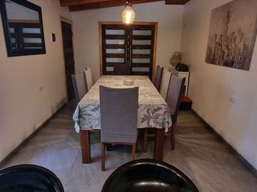 EXCELENTE CASA REMODELADA 4D/2B EN GRAN SITIO DE 3 MIL MTS2