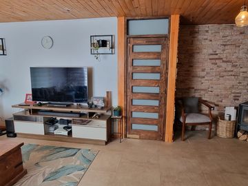 EXCELENTE CASA REMODELADA 4D/2B EN GRAN SITIO DE 3 MIL MTS2