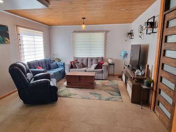 EXCELENTE CASA REMODELADA 4D/2B EN GRAN SITIO DE 3 MIL MTS2