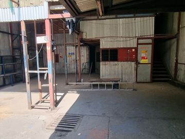 OPORTUNIDAD PROPIEDAD COMERCIAL CON OFICINAS Y TALLER