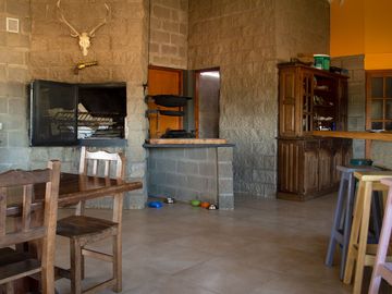 DESTACADA CASA EN DINA HUAPI