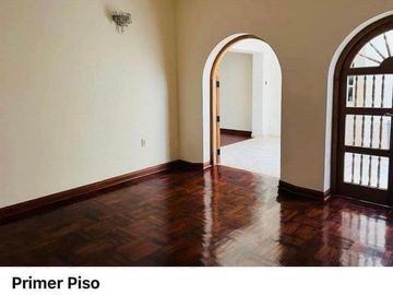 Venta de linda casa en exclusiva zona de San Isidro