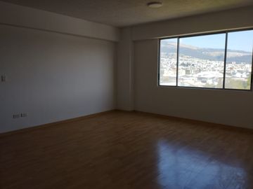 Vendo Departamento remodelado,  Sector Iglesia El Carmelo.