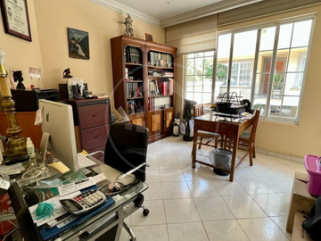 Espectacular Casa En Interlomas: Elegancia, Seguridad Y Comodidad