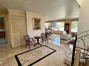 Espectacular Casa En Interlomas: Elegancia, Seguridad Y Comodidad