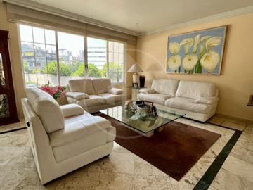 Espectacular Casa En Interlomas: Elegancia, Seguridad Y Comodidad