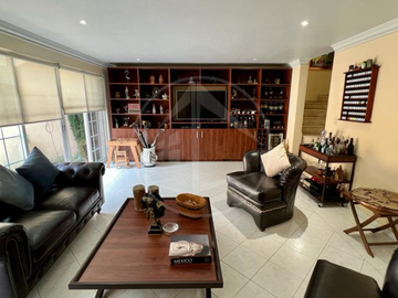 Espectacular Casa En Interlomas: Elegancia, Seguridad Y Comodidad