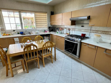 Espectacular Casa En Interlomas: Elegancia, Seguridad Y Comodidad