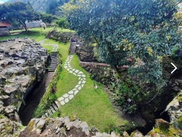 ¡Propiedad Exclusiva en Baños de Agua Santa con Caverna Volcánica Natural! ¡Tu Sueño en el Corazón de la Naturaleza! /24urb61