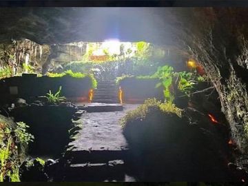 ¡Propiedad Exclusiva en Baños de Agua Santa con Caverna Volcánica Natural! ¡Tu Sueño en el Corazón de la Naturaleza! /24urb61