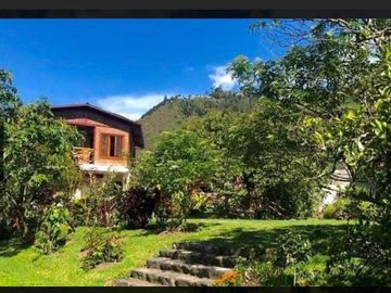 ¡Propiedad Exclusiva en Baños de Agua Santa con Caverna Volcánica Natural! ¡Tu Sueño en el Corazón de la Naturaleza! /24urb61