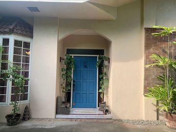 HOUSE & LOT FOR SALE NEAR AIRPORT ID 14877