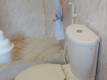 HOUSE & LOT FOR SALE NEAR AIRPORT ID 14877